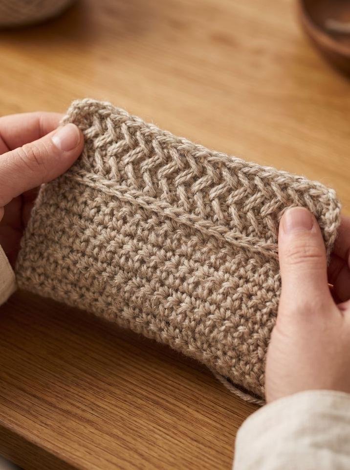 Clean edge selvage and turning chain on a multi-row herringbone crochet swatch